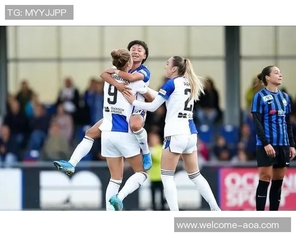 球王的小迷妹张琳艳穿梅西10号球衣晒美照引热议