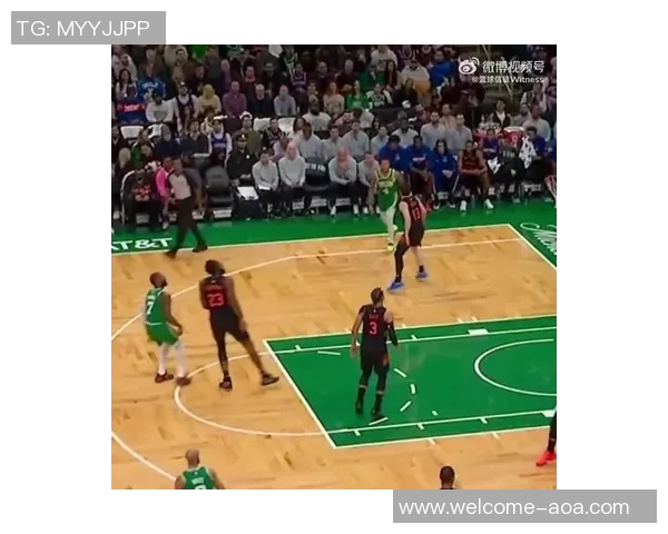 杰伦布朗状态火热14场场均326分69篮板58助攻命中率高达53