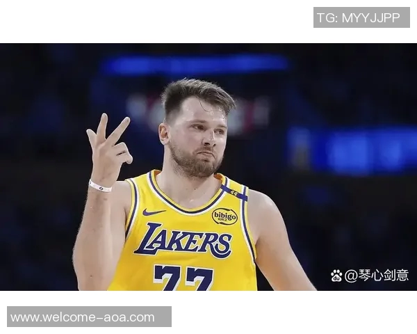 东契奇称赞海斯在挡拆配合中总能精准找到最佳接应位置