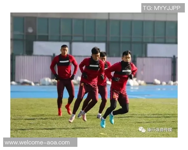 陶强龙兑现承诺赠球王钰栋期待下一届U23亚洲杯再创佳绩